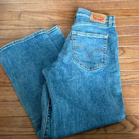 NWOT Levi’s 501 high waisted. Top flare - Picture 1 of 8